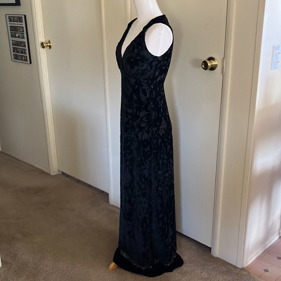 The Limited crushed velvet gown size 2 - Picture 7 of 16